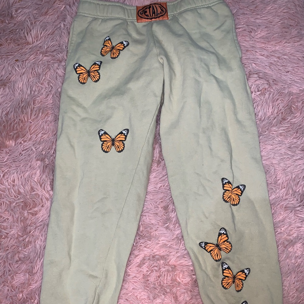 Petals by petals and peacocks sweatpants never worn but very cute